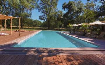 Une terrasse bois autour de votre piscine Une terrasse bois autour de votre piscine
