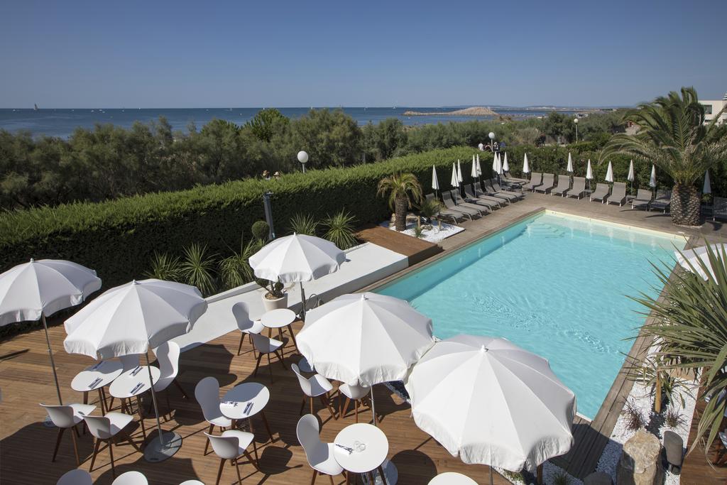 Une terrasse bois autour de votre piscine