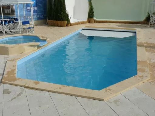 Piscine coque polyester gamme Lazuli