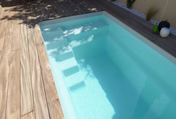 Piscine coque polyester gamme Starlite